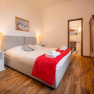 Novella House Florencia